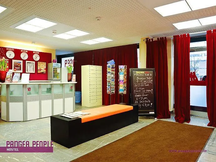 Pangeapeople Hostel & Hotel-1